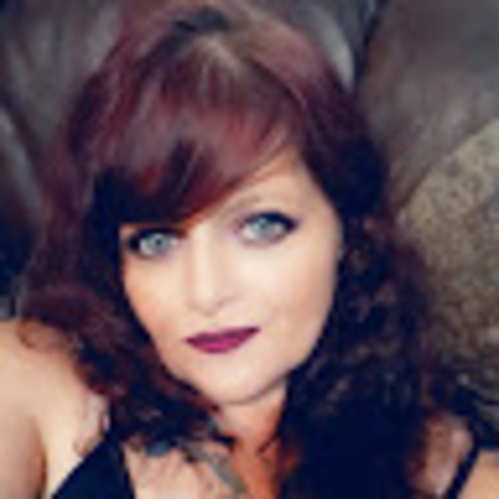 Meet your Posher, Leeann